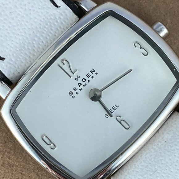 Skagen of Denmark Vintage Watch B&W Leather Strap